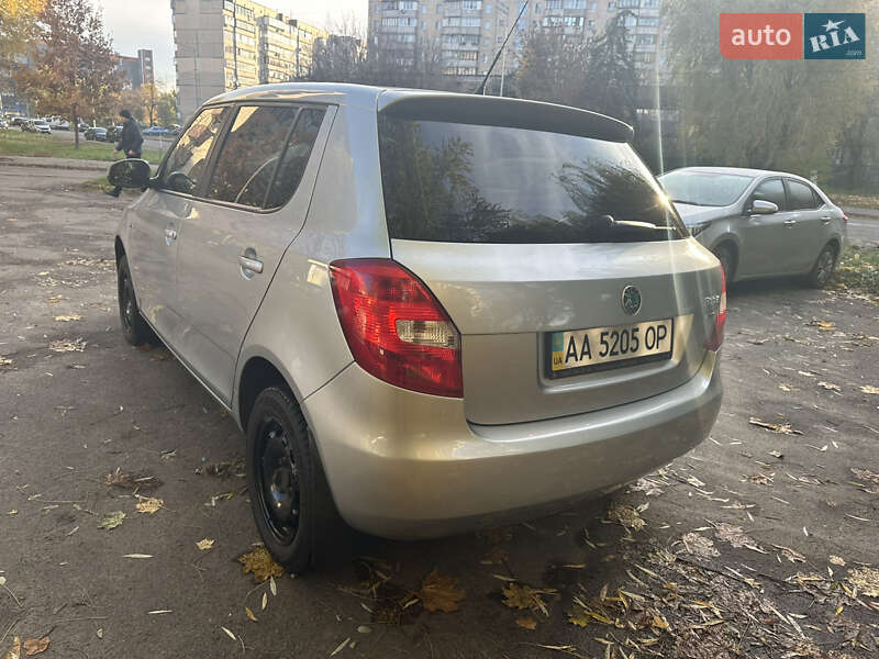 Хэтчбек Skoda Fabia 2011 в Киеве фото 9 Хэтчбек Skoda Fabia 2011 в Киеве