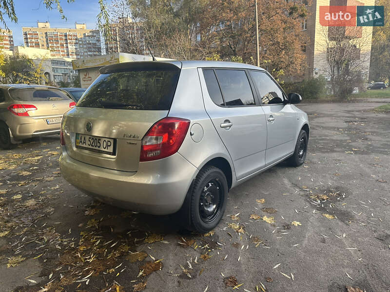 Хэтчбек Skoda Fabia 2011 в Киеве фото 14 Хэтчбек Skoda Fabia 2011 в Киеве