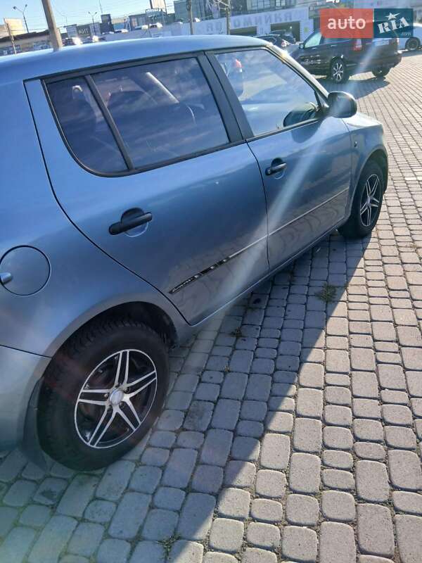 Хэтчбек Skoda Fabia 2008 в Черновцах