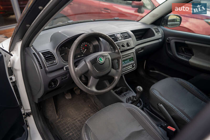 Хэтчбек Skoda Fabia 2011 в Киеве