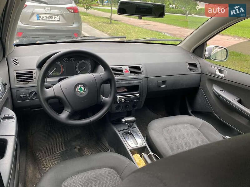 Седан Skoda Fabia 2007 в Киеве