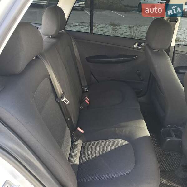 Хэтчбек Skoda Fabia 2007 в Черновцах