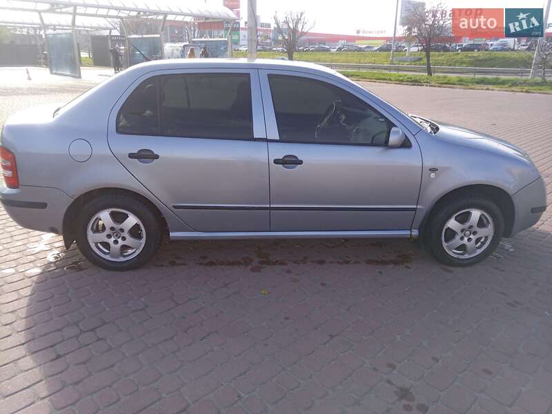 Седан Skoda Fabia 2002 в Цумані фото 5 Седан Skoda Fabia 2002 в Цумані
