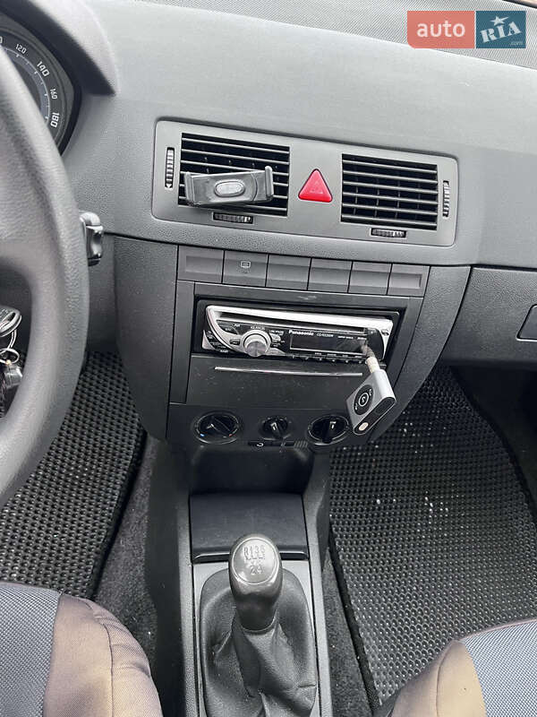 Хэтчбек Skoda Fabia 2006 в Чернигове фото 8 Хэтчбек Skoda Fabia 2006 в Чернигове