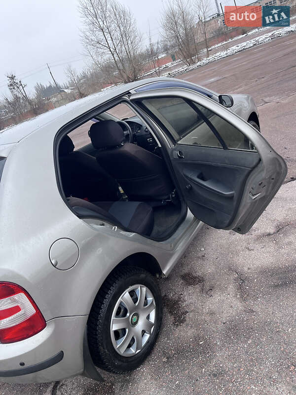 Хэтчбек Skoda Fabia 2006 в Чернигове фото 14 Хэтчбек Skoda Fabia 2006 в Чернигове