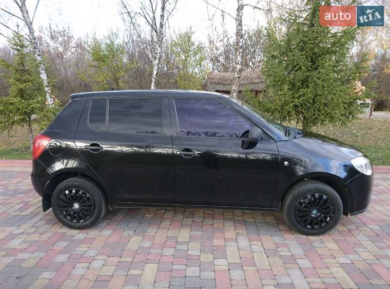 Хэтчбек Skoda Fabia 2008 в Миргороде