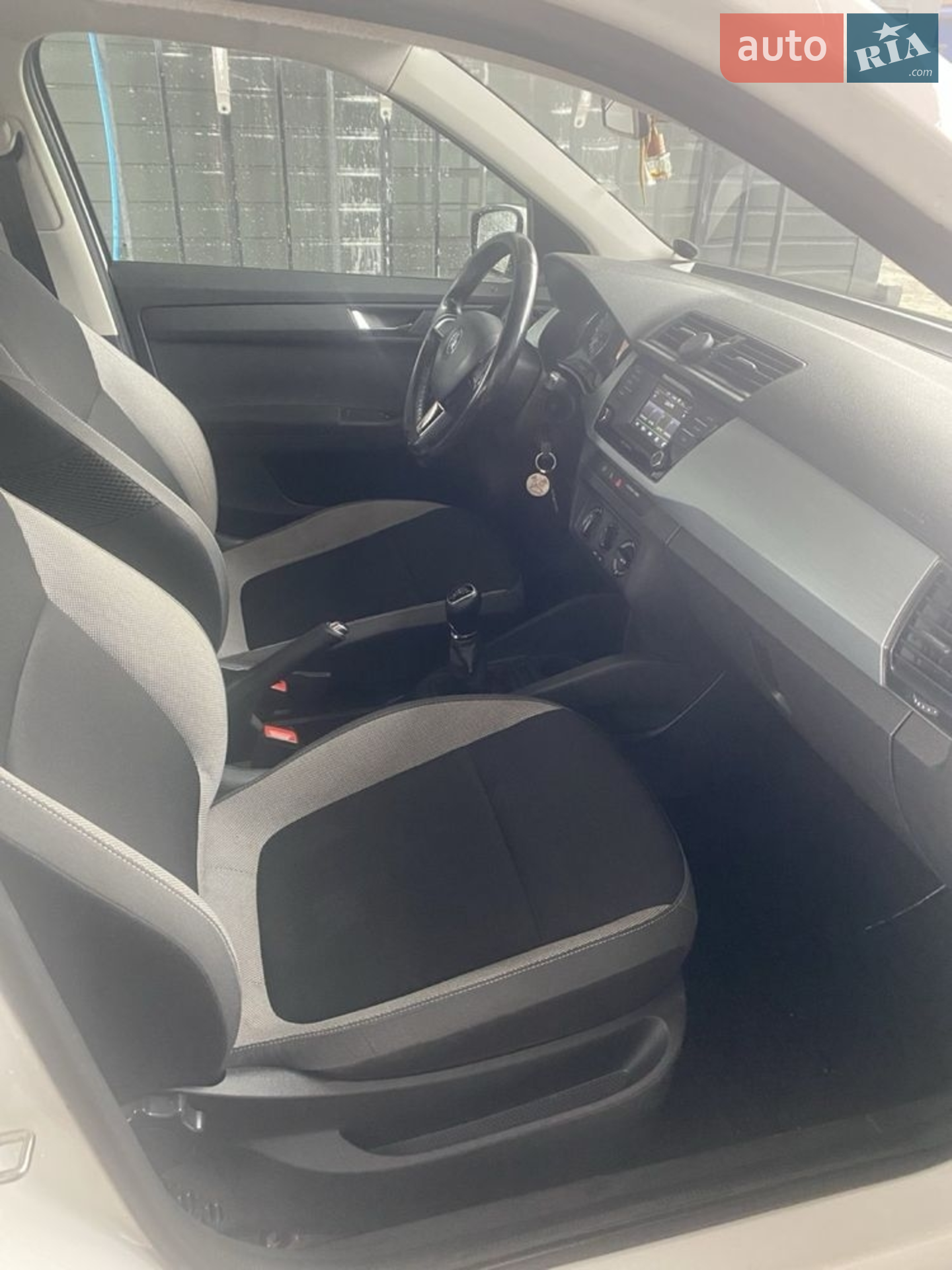 2015 Skoda Fabia - мініатюра 28