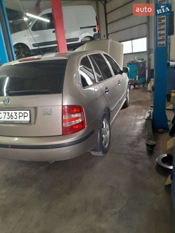 Універсал Skoda Fabia 2004 в Львові