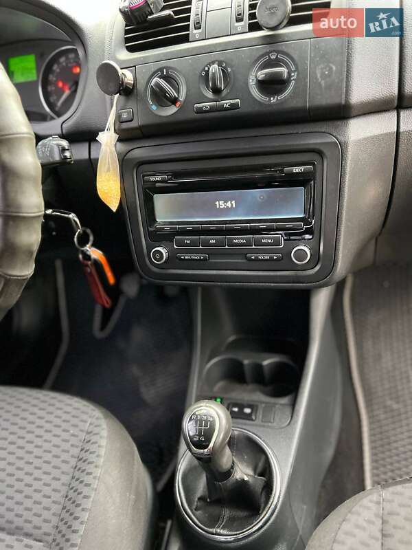 Хетчбек Skoda Fabia 2010 в Тернополі