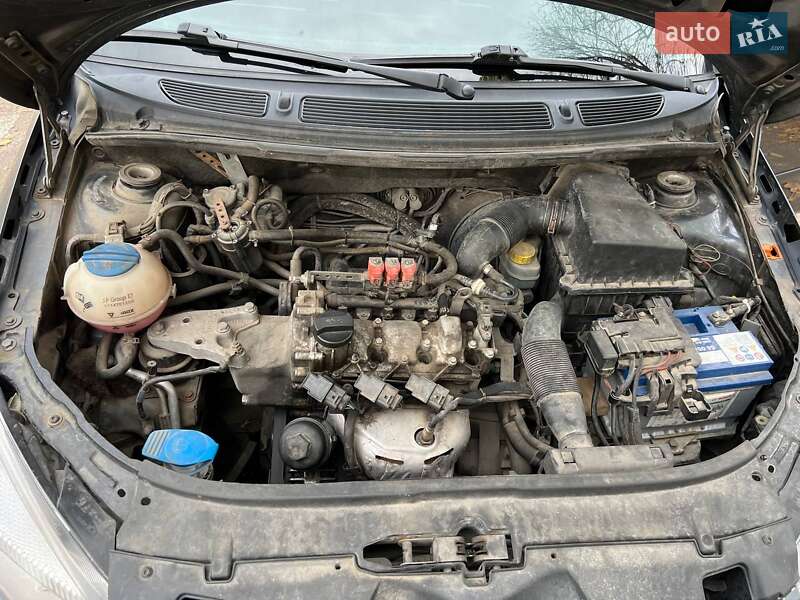 Хетчбек Skoda Fabia 2010 в Тернополі