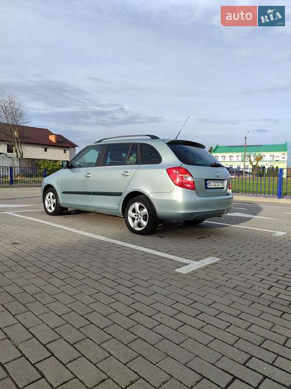 Універсал Skoda Fabia 2010 в Володимирі