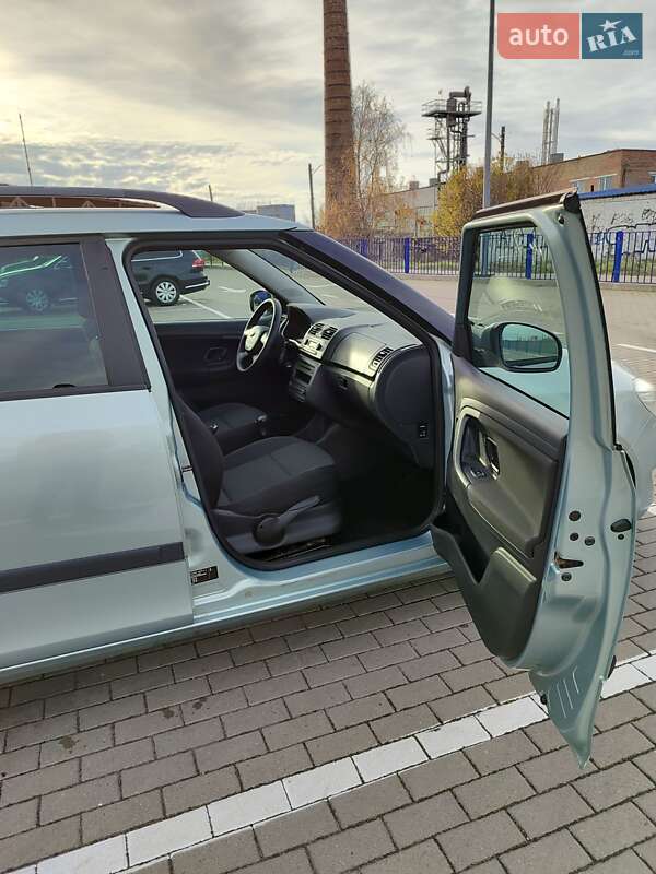 Універсал Skoda Fabia 2010 в Володимирі