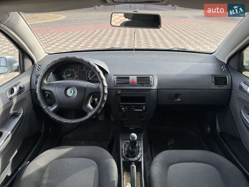 Хэтчбек Skoda Fabia 2006 в Черновцах