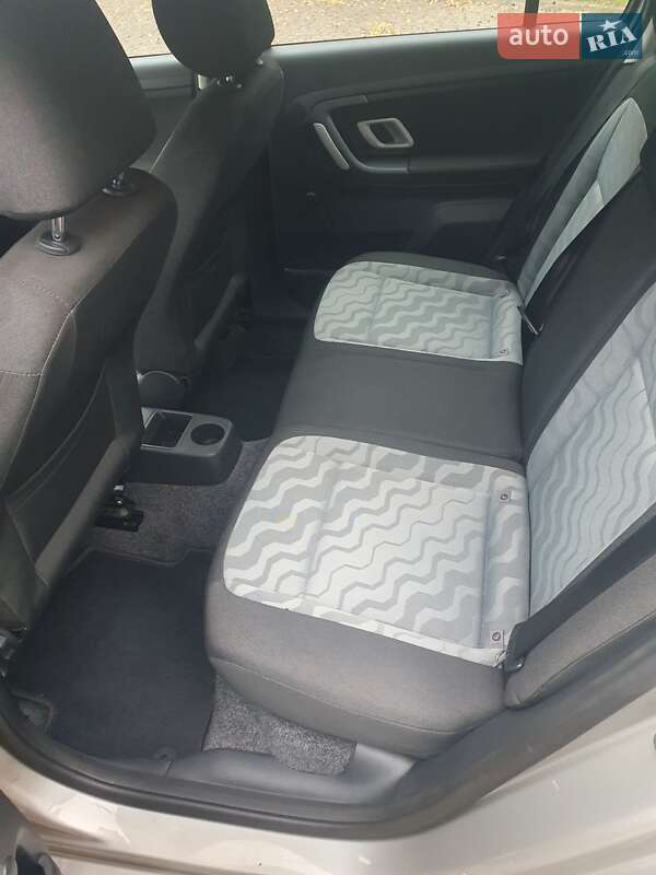 Универсал Skoda Fabia 2008 в Ровно фото 29 Универсал Skoda Fabia 2008 в Ровно