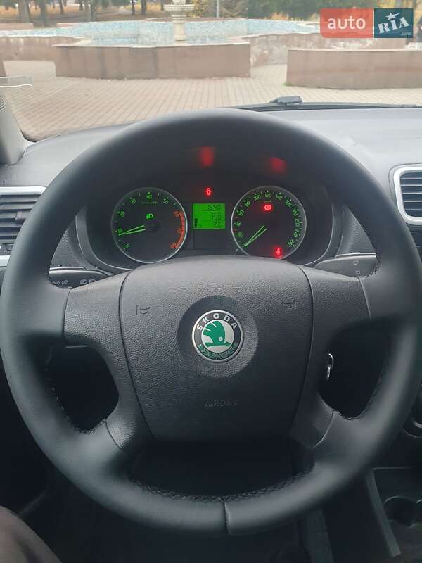 Универсал Skoda Fabia 2008 в Ровно фото 53 Универсал Skoda Fabia 2008 в Ровно