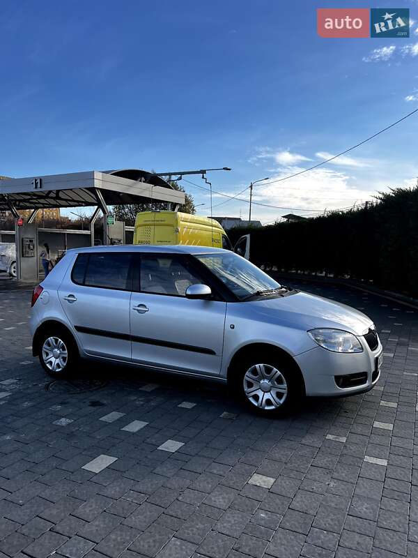Хэтчбек Skoda Fabia 2008 в Ужгороде