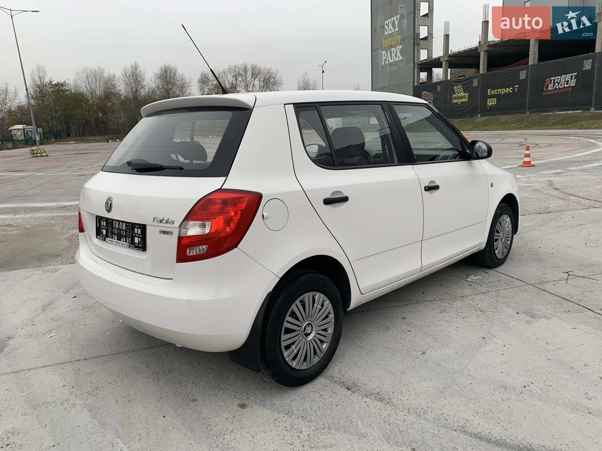 2011 Skoda Fabia - мініатюра 15