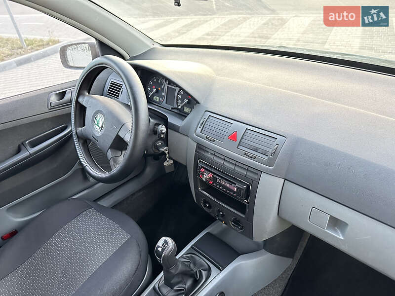 Хетчбек Skoda Fabia 2004 в Кропивницькому