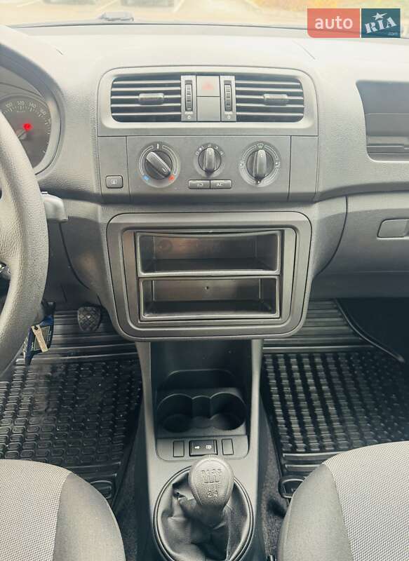 Хетчбек Skoda Fabia 2011 в Білогородці фото 13 Хетчбек Skoda Fabia 2011 в Білогородці