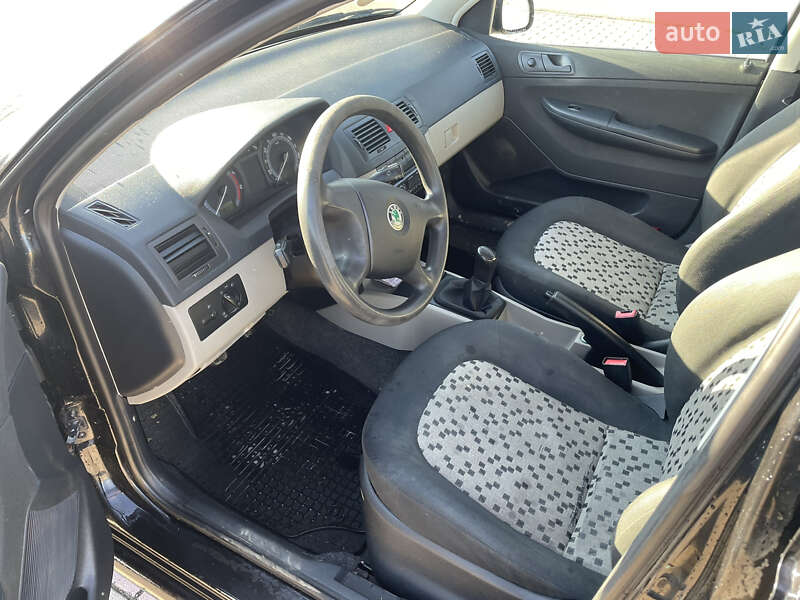 Хэтчбек Skoda Fabia 2005 в Виноградове фото 2 Хэтчбек Skoda Fabia 2005 в Виноградове