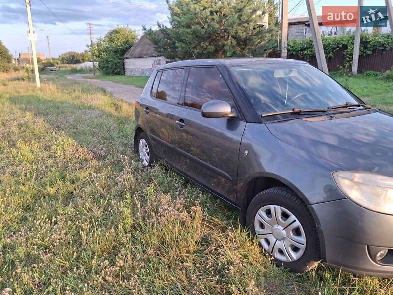 Хэтчбек Skoda Fabia 2008 в Броварах