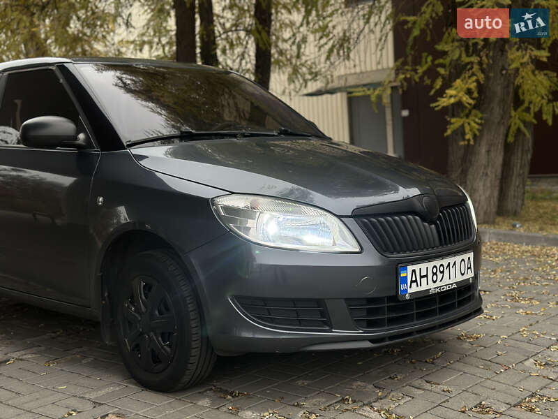 Хетчбек Skoda Fabia 2012 в Дніпрі