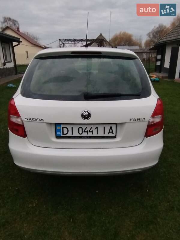Універсал Skoda Fabia 2013 в Львові