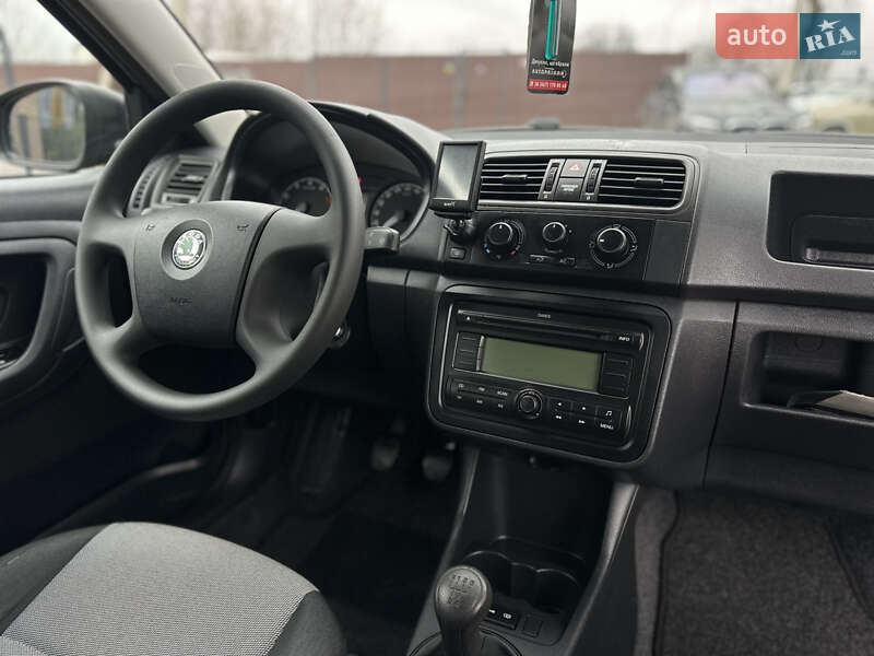 Хэтчбек Skoda Fabia 2009 в Виннице