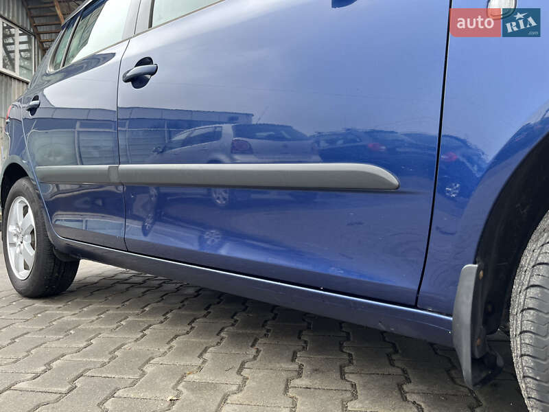 Хэтчбек Skoda Fabia 2008 в Виннице