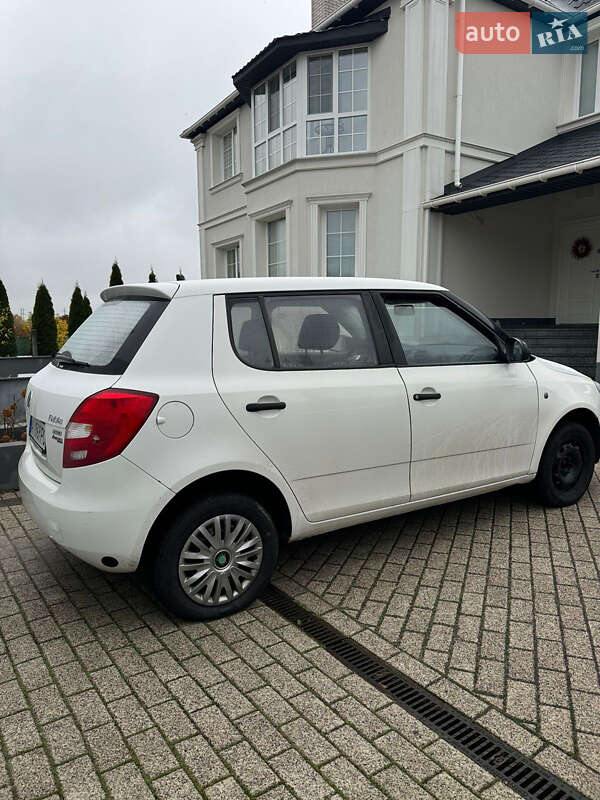 Хэтчбек Skoda Fabia 2012 в Виннице
