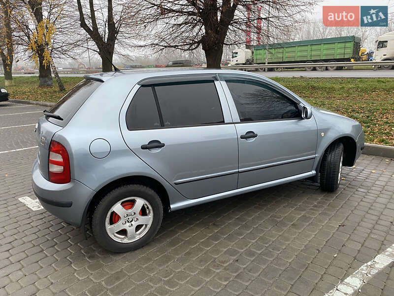 Хэтчбек Skoda Fabia 2004 в Виннице