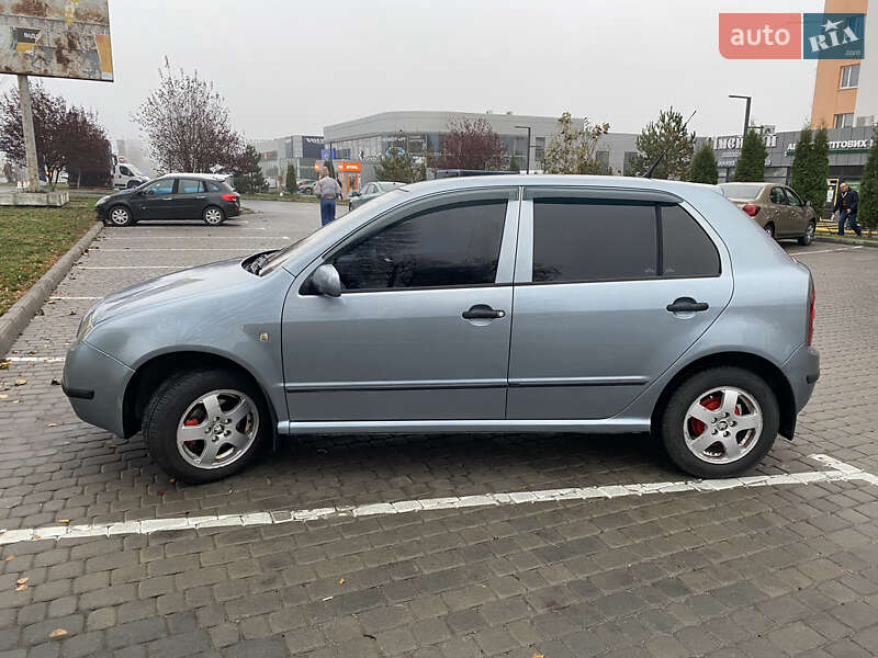 Хэтчбек Skoda Fabia 2004 в Виннице