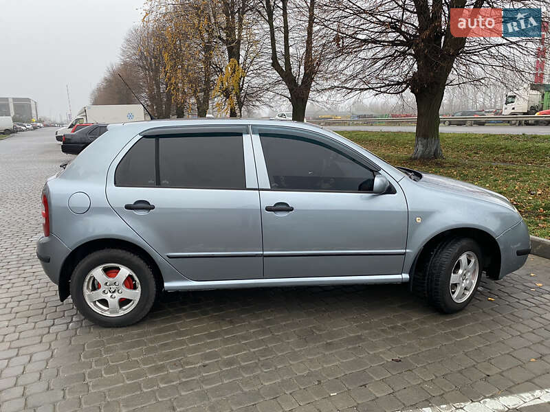 Хэтчбек Skoda Fabia 2004 в Виннице