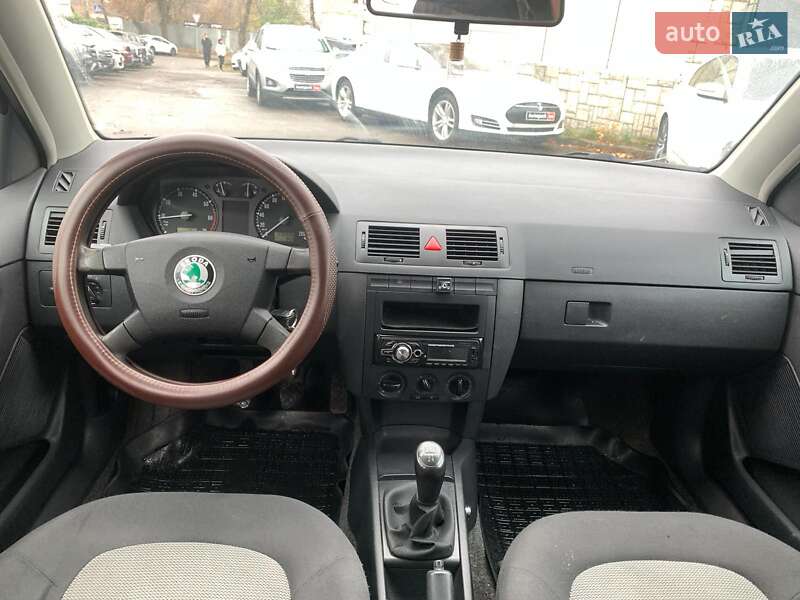 Універсал Skoda Fabia 2004 в Вінниці