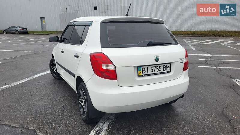 Хэтчбек Skoda Fabia 2012 в Полтаве