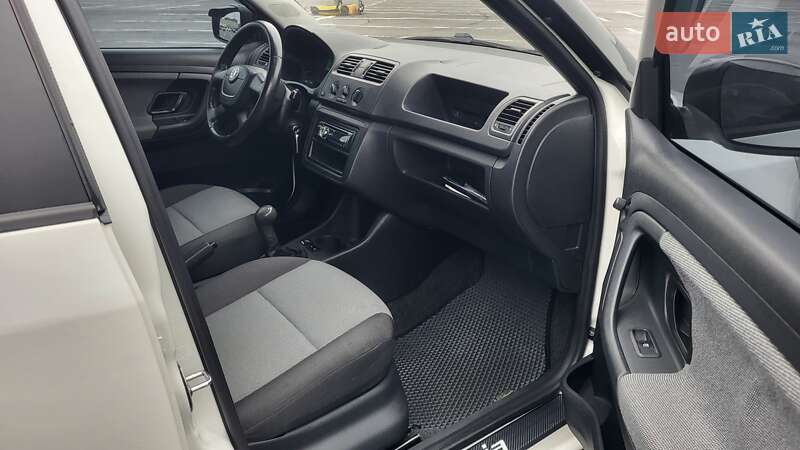 Хэтчбек Skoda Fabia 2012 в Полтаве