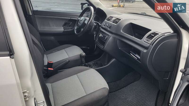 Хэтчбек Skoda Fabia 2012 в Полтаве