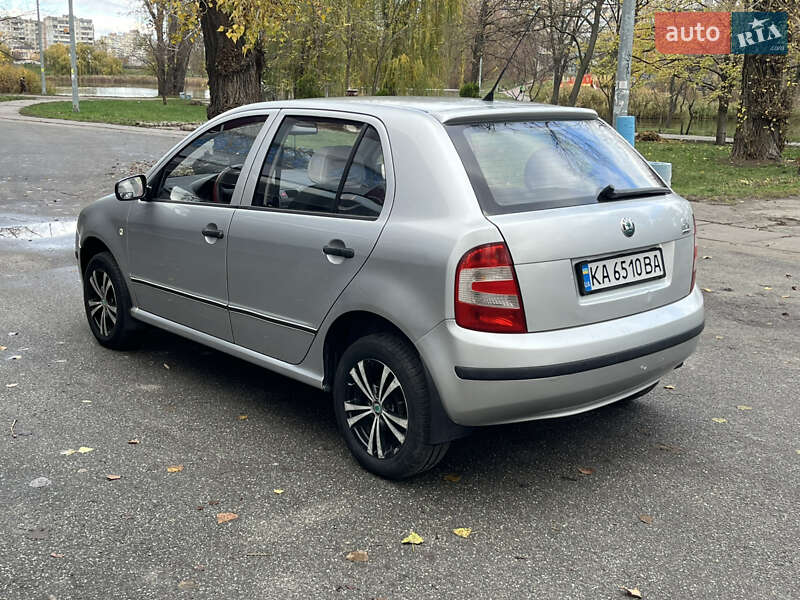 Хэтчбек Skoda Fabia 2006 в Киеве