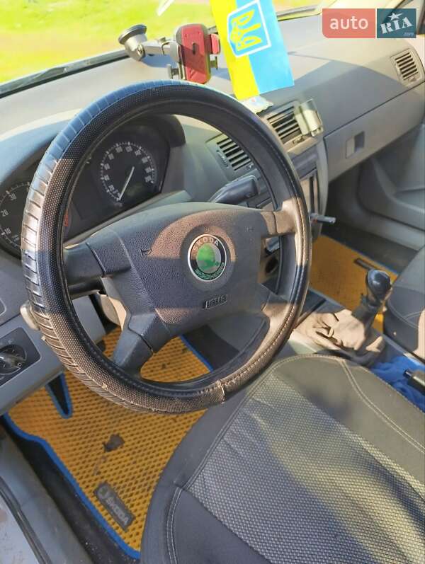 Хетчбек Skoda Fabia 2002 в Свессе