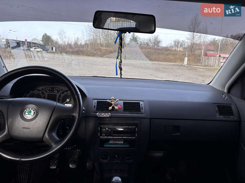 Хэтчбек Skoda Fabia 2006 в Иванкове