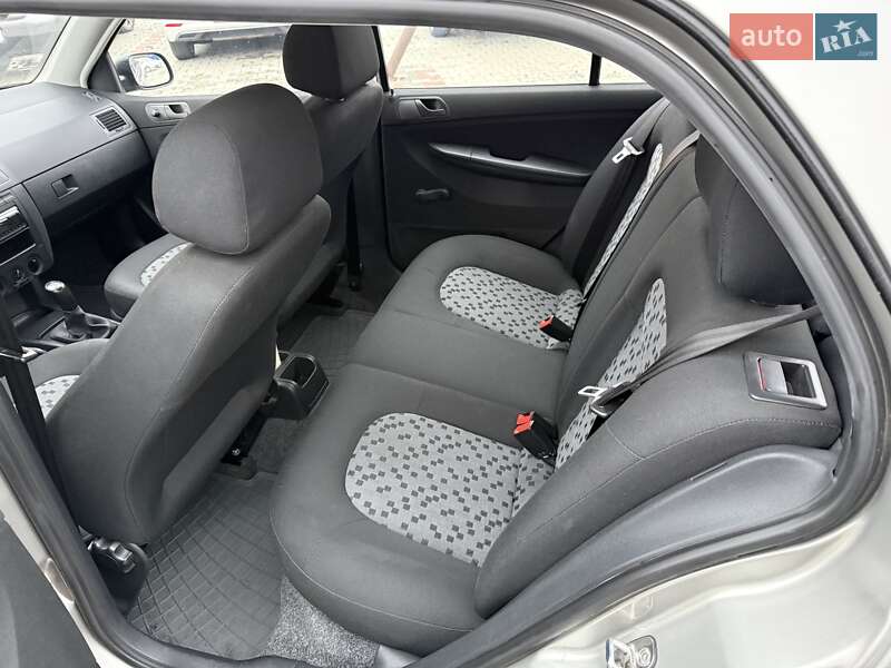 Хетчбек Skoda Fabia 2006 в Ужгороді фото 24 Хетчбек Skoda Fabia 2006 в Ужгороді