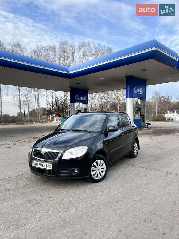 Хэтчбек Skoda Fabia 2008 в Ромнах фото Хэтчбек Skoda Fabia 2008 в Ромнах