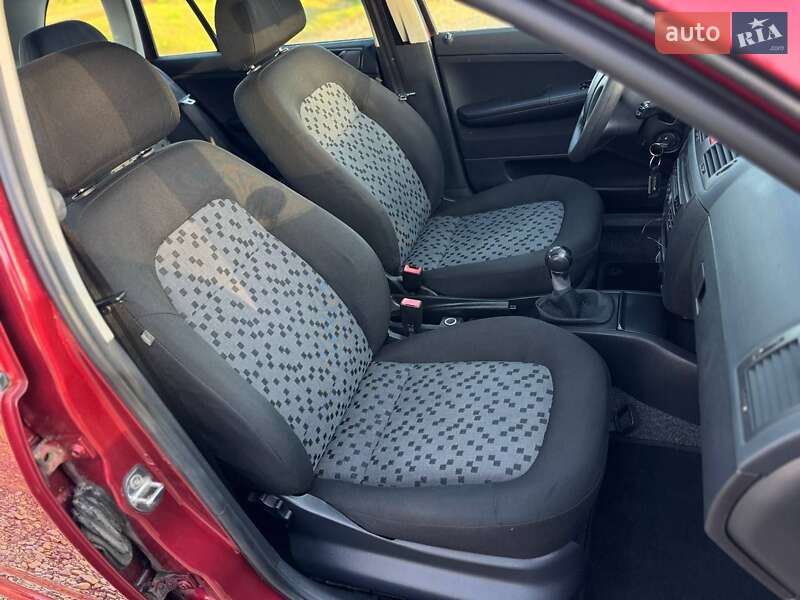 Универсал Skoda Fabia 2006 в Долине фото 22 Универсал Skoda Fabia 2006 в Долине