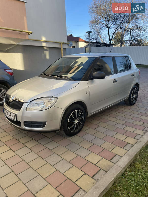 Хетчбек Skoda Fabia 2009 в Львові фото Хетчбек Skoda Fabia 2009 в Львові