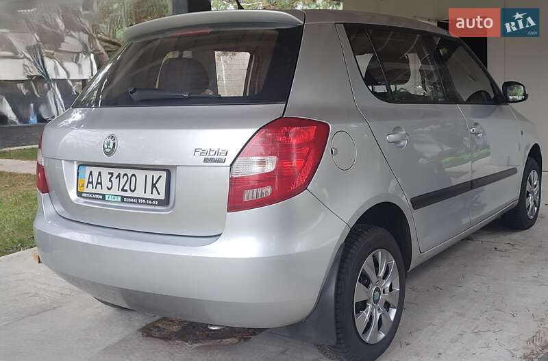 Хэтчбек Skoda Fabia 2009 в Киеве