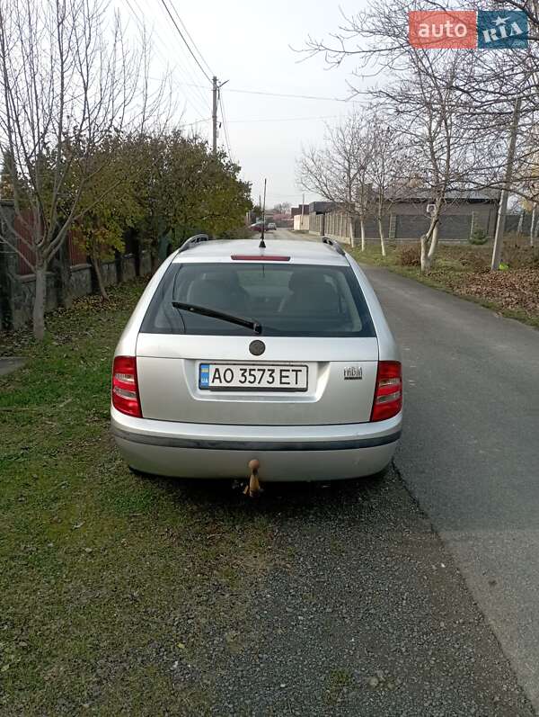 Универсал Skoda Fabia 2000 в Ужгороде фото 2 Универсал Skoda Fabia 2000 в Ужгороде