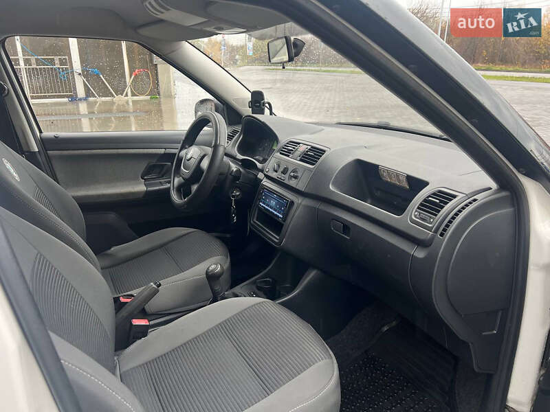 Хэтчбек Skoda Fabia 2012 в Полтаве