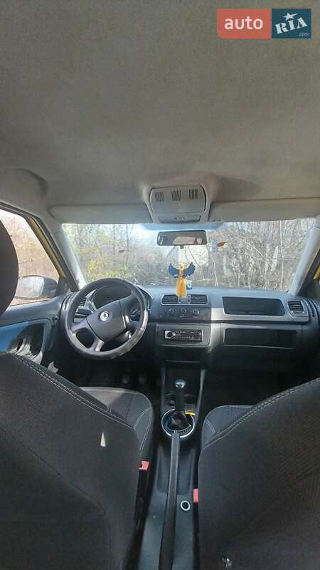 Хэтчбек Skoda Fabia 2008 в Днепре