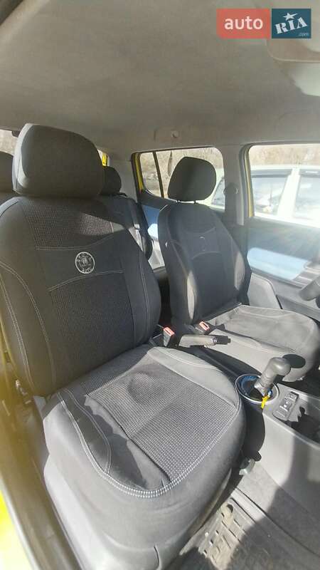 Хэтчбек Skoda Fabia 2008 в Днепре