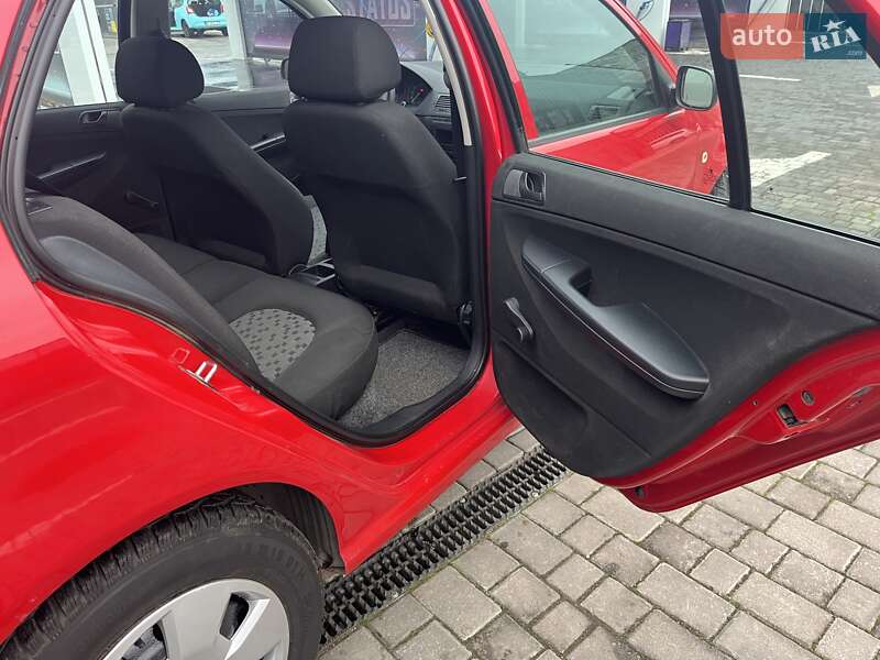 Хэтчбек Skoda Fabia 2006 в Ровно